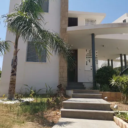 Louis Chloraka * Paphos
